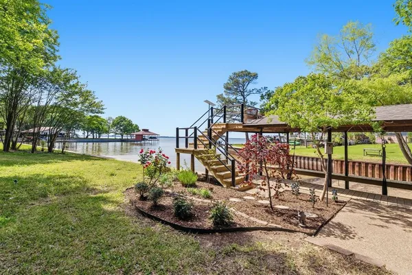 $565,000 | 114 Trails End, Mabank, TX 75156