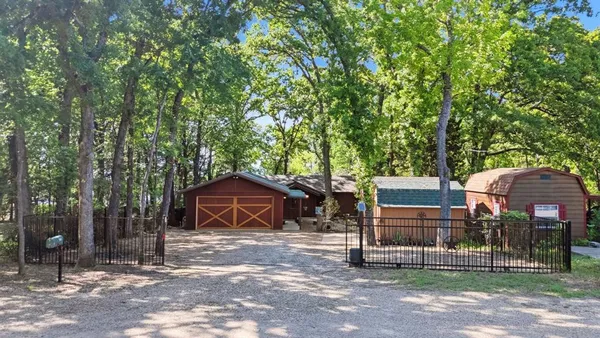 $565,000 | 114 Trails End, Mabank, TX 75156