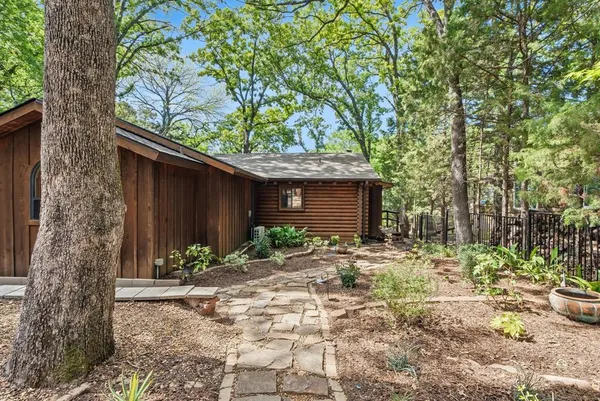 $565,000 | 114 Trails End, Mabank, TX 75156