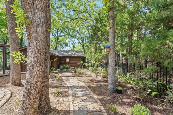 $565,000 | 114 Trails End, Mabank, TX 75156