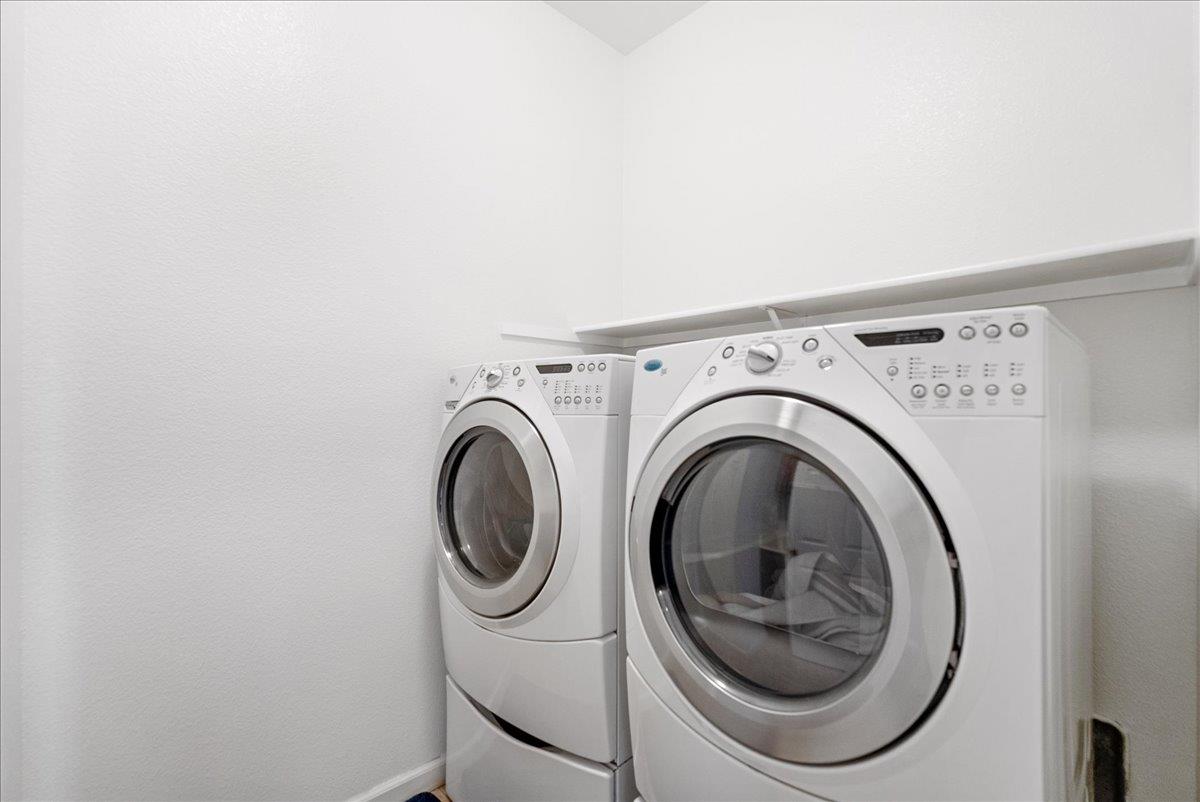 719 Courtyards Loop Lincoln, CA 95648 - Photo 27 of 33 a utility room with dryer and washer