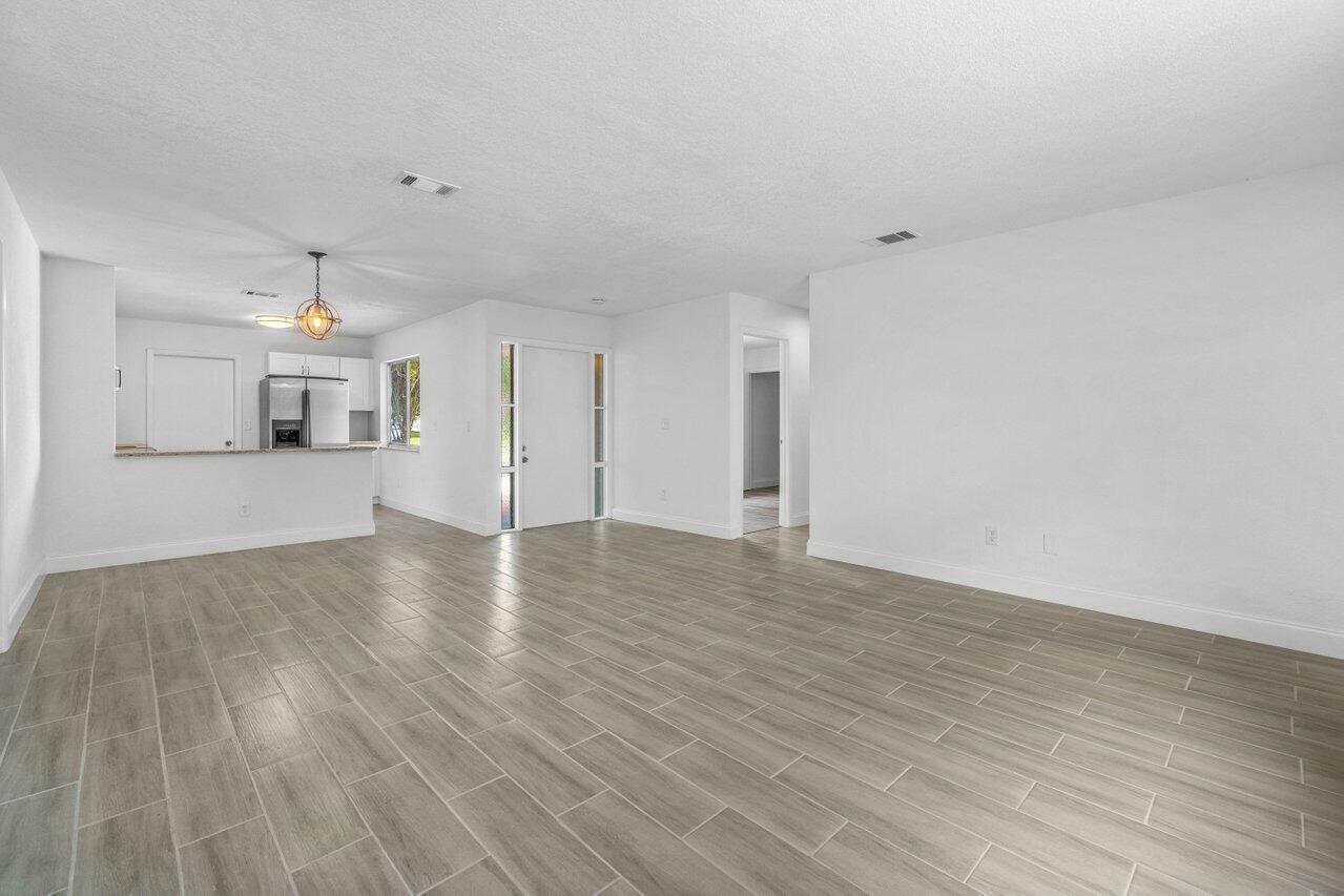 207 Southwest Homeland Road Port St. Lucie, FL 34953 - Photo 12 of 30 014-207SouthwestHomelandRoad-PortStLucie
