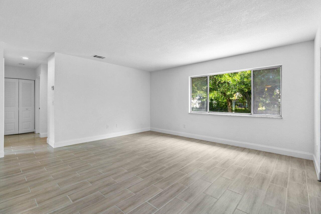 207 Southwest Homeland Road Port St. Lucie, FL 34953 - Photo 13 of 30 015-207SouthwestHomelandRoad-PortStLucie