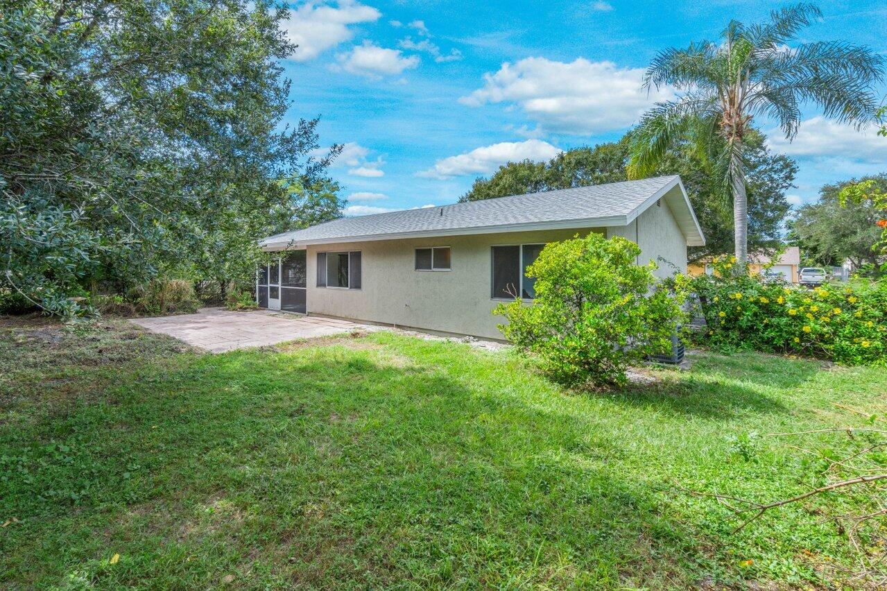 207 Southwest Homeland Road Port St. Lucie, FL 34953 - Photo 29 of 30 032-207SouthwestHomelandRoad-PortStLucie