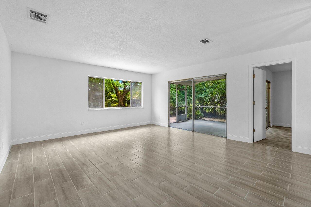 207 Southwest Homeland Road Port St. Lucie, FL 34953 - Photo 10 of 30 012-207SouthwestHomelandRoad-PortStLucie