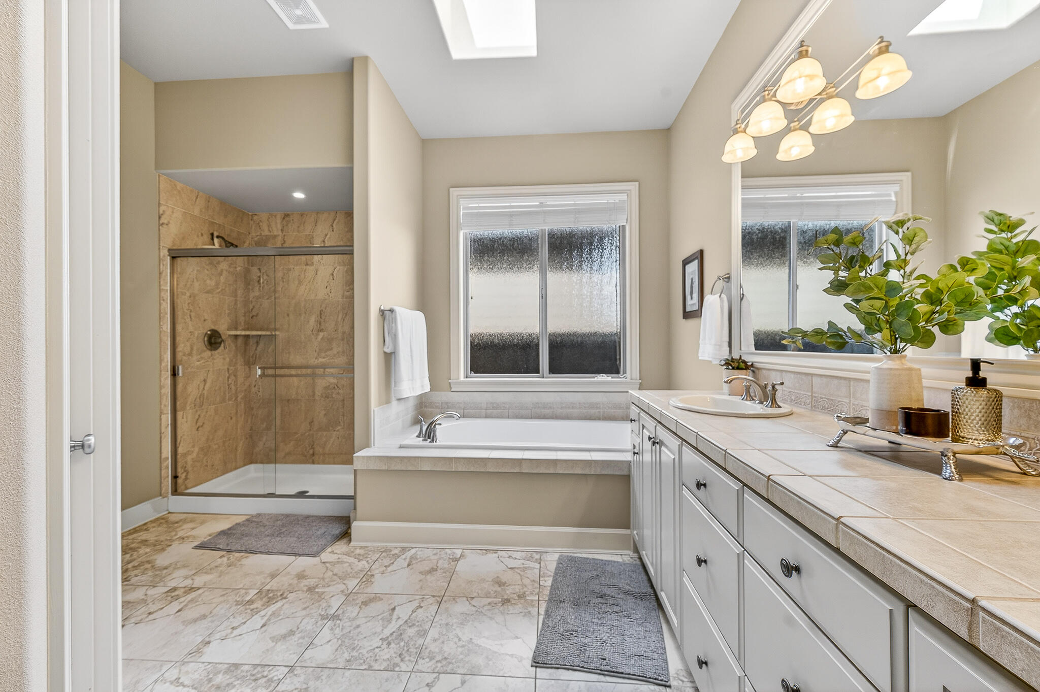 61102 Aspen Rim Lane Bend, OR 97702 - Photo 15 of 32 Gallery Image 15