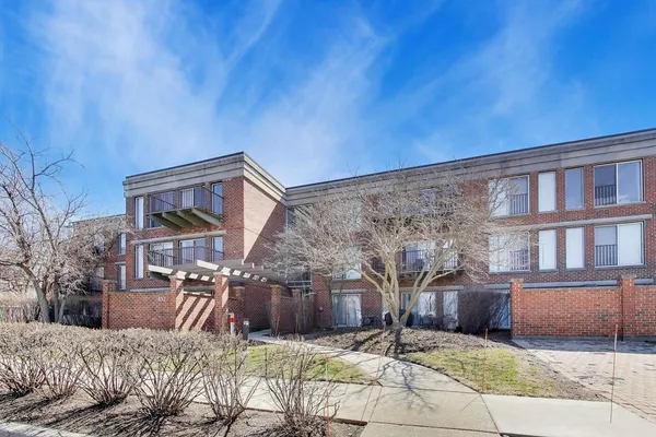 $635,000 | 432 Kelburn Road, Unit 223, Deerfield, IL 60015