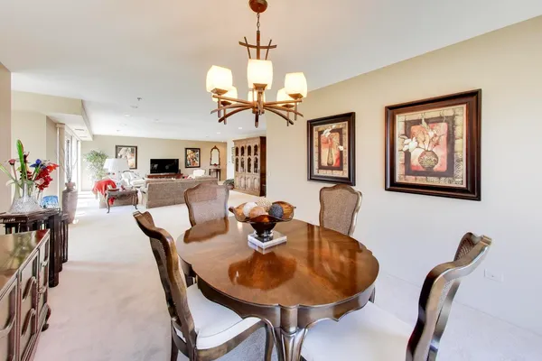 $635,000 | 432 Kelburn Road, Unit 223, Deerfield, IL 60015