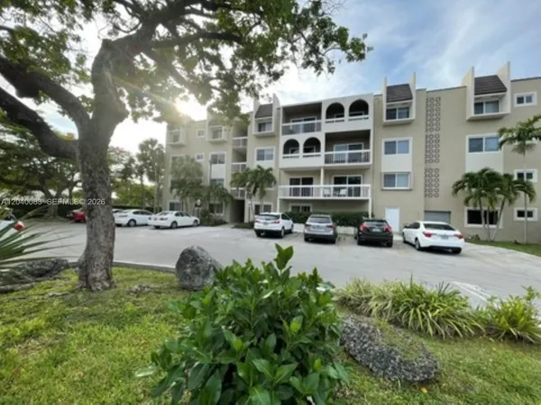 $2,000 | 8103 Camino Real, Unit C108, Miami, FL 33143