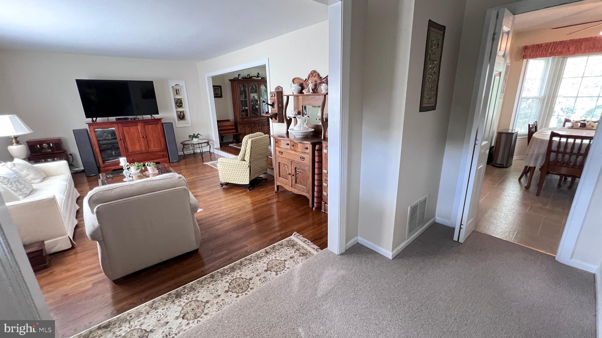 6 Cresthill Road Lawrence Township, NJ 08648 - Photo 10 of 34 Gallery Image 10