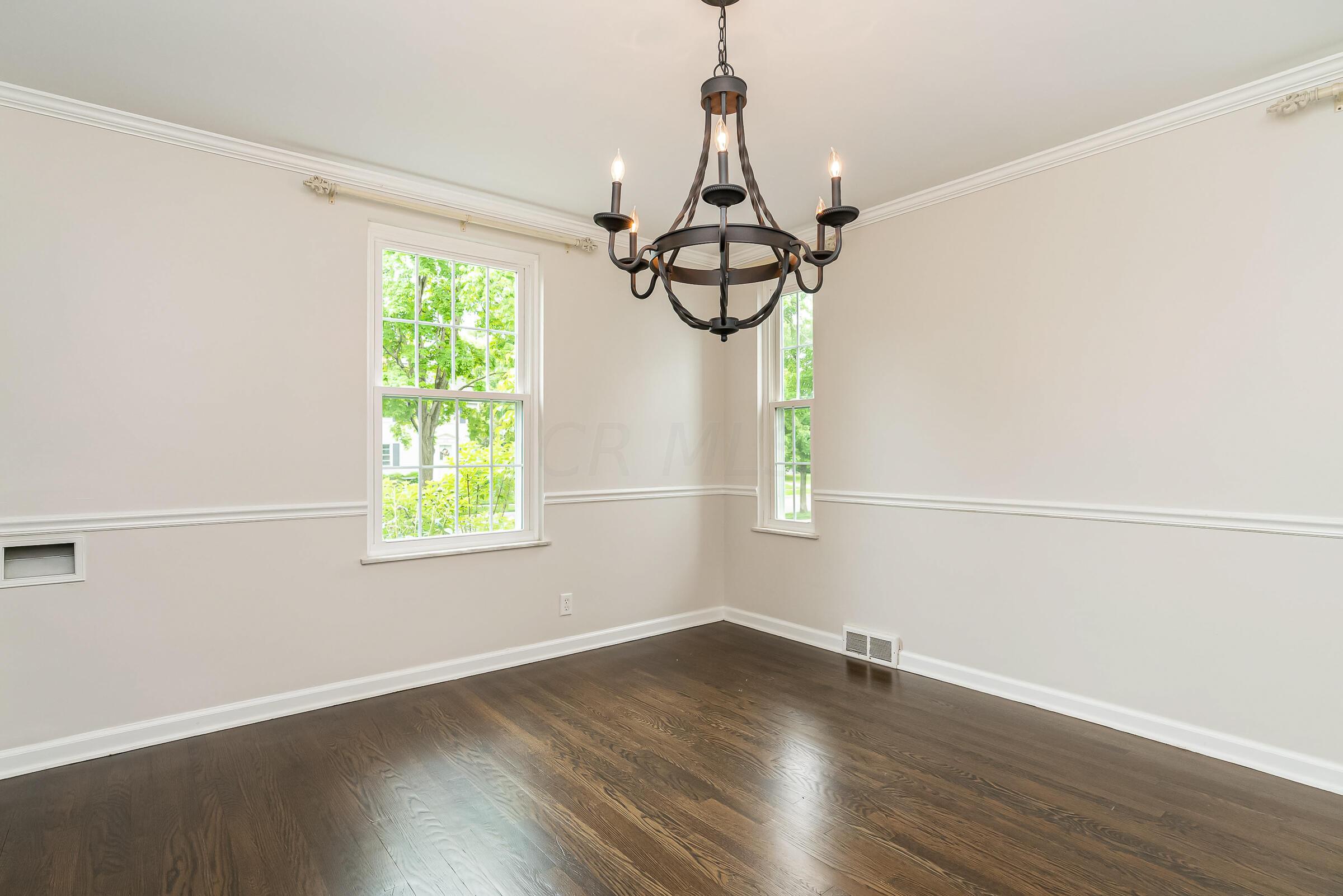 995 Vernon Road Bexley, OH 43209 - Photo 12 of 50 Dining Room