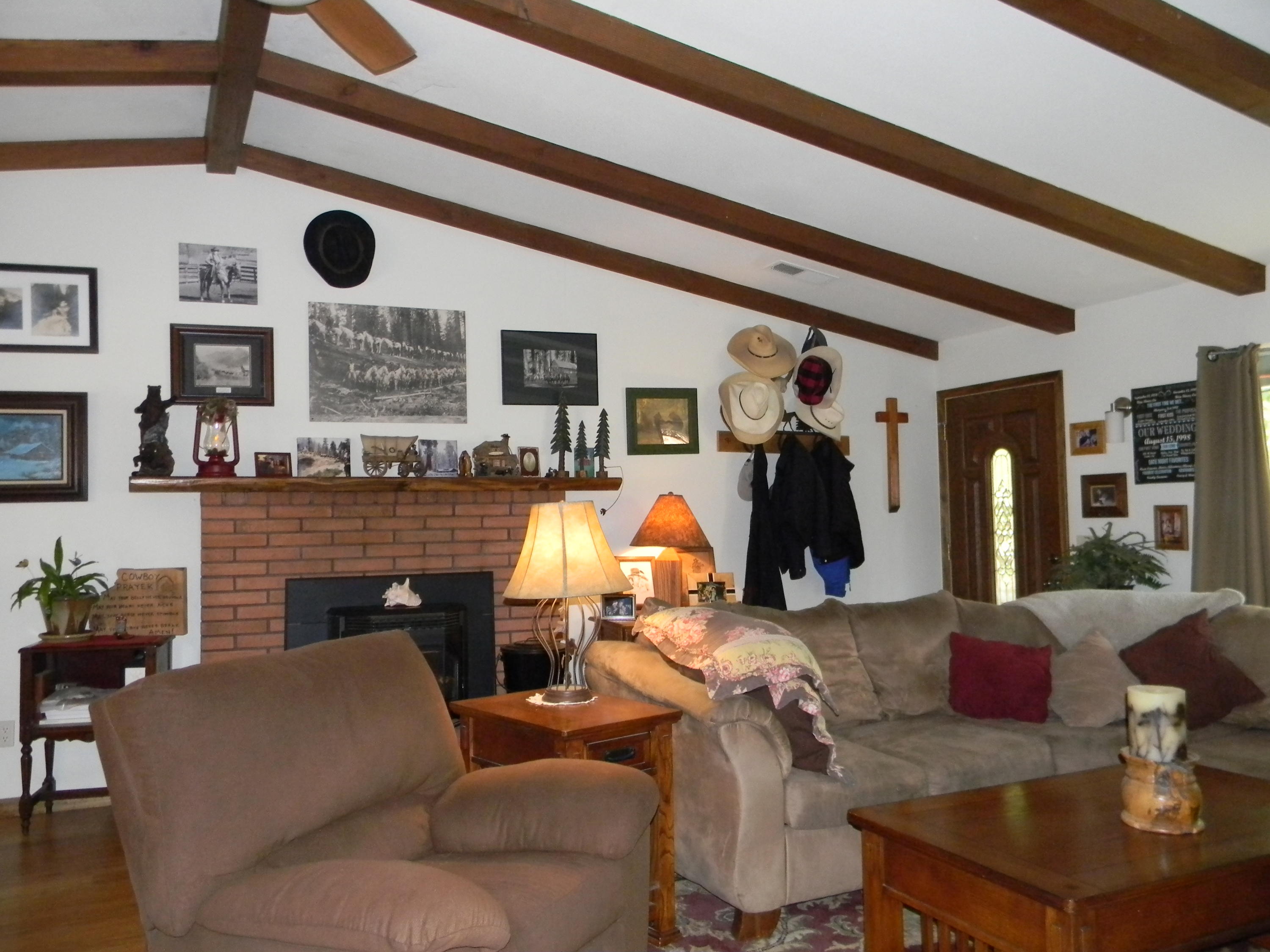 40992 Meadow Drive Three Rivers, CA 93271 - Photo 18 of 29 a living room with furniture and a fireplace
