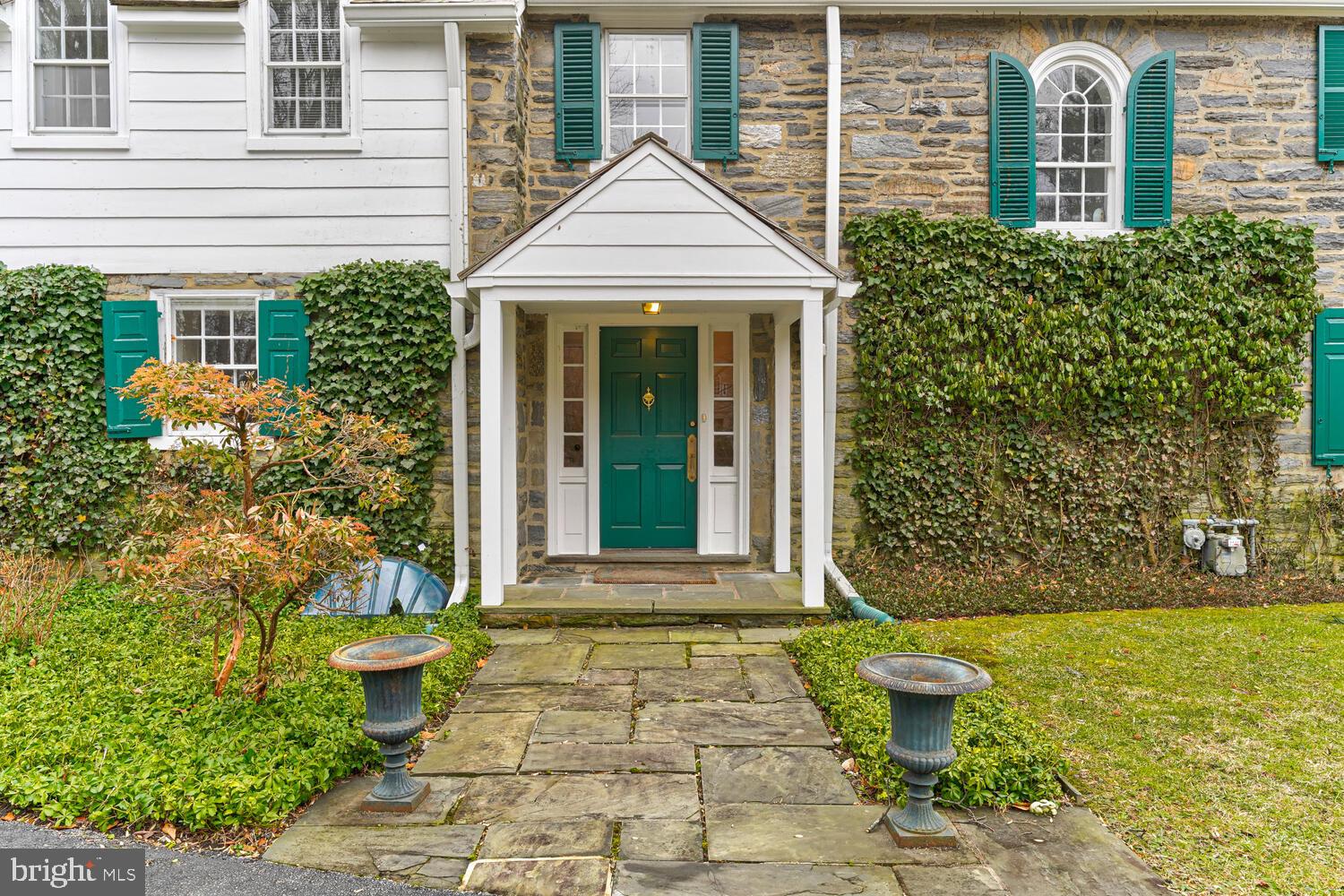 323 Caversham Road Bryn Mawr, PA 19010 - Photo 5 of 52 Welcoming Front Entrance