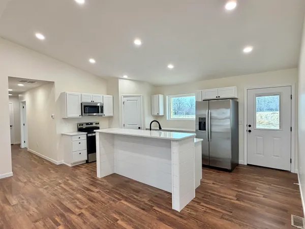 $350,000 | 1380 North 1375th Street West, Linton, IN 47441