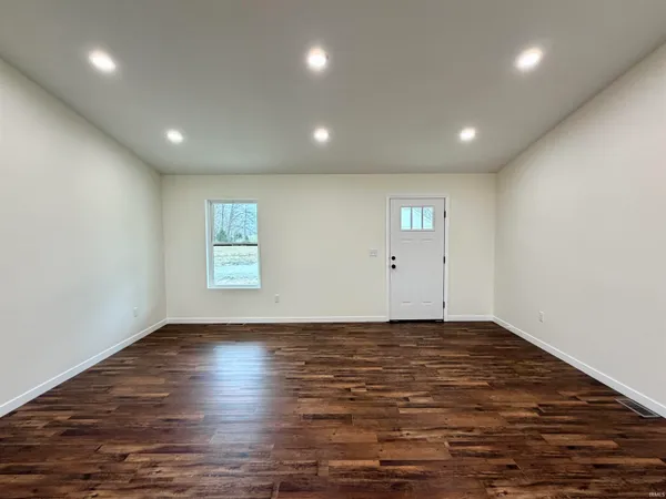 $350,000 | 1380 North 1375th Street West, Linton, IN 47441