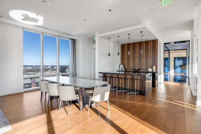 $4,200 | 188 Brookline Avenue, Unit 27G, Boston, MA 02215