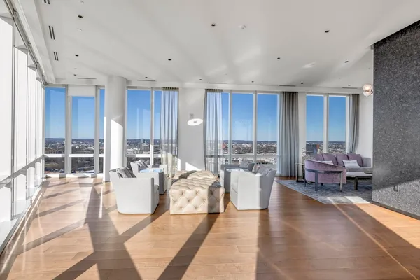 $4,200 | 188 Brookline Avenue, Unit 27G, Boston, MA 02215