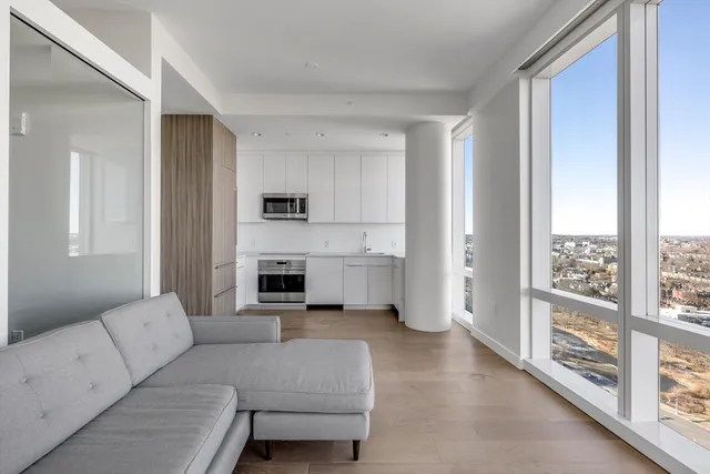 $4,200 | 188 Brookline Avenue, Unit 27G, Boston, MA 02215