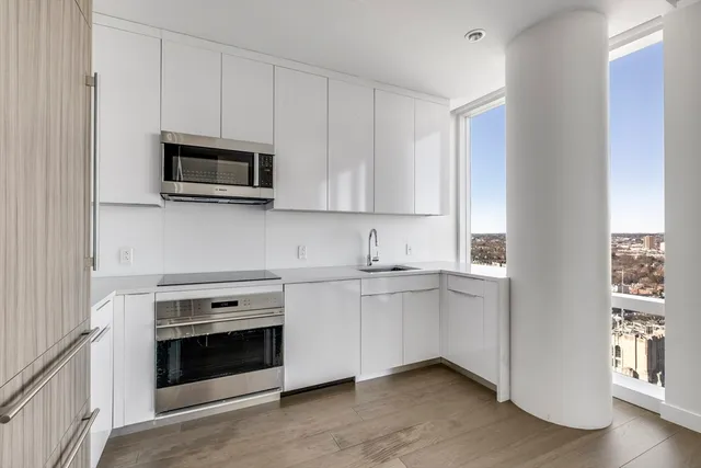 $4,200 | 188 Brookline Avenue, Unit 27G, Boston, MA 02215