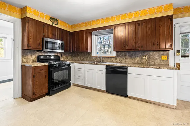 $1,399,999 | 3 Ridgecrest East, Scarsdale, NY 10583