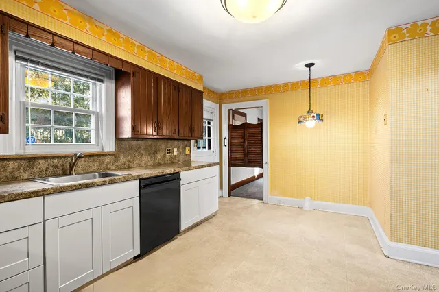 $1,399,999 | 3 Ridgecrest East, Scarsdale, NY 10583