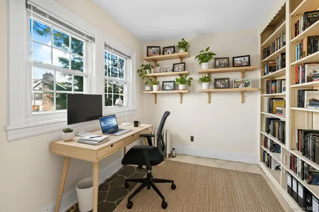 $1,399,999 | 3 Ridgecrest East, Scarsdale, NY 10583