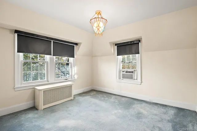 $1,399,999 | 3 Ridgecrest East, Scarsdale, NY 10583