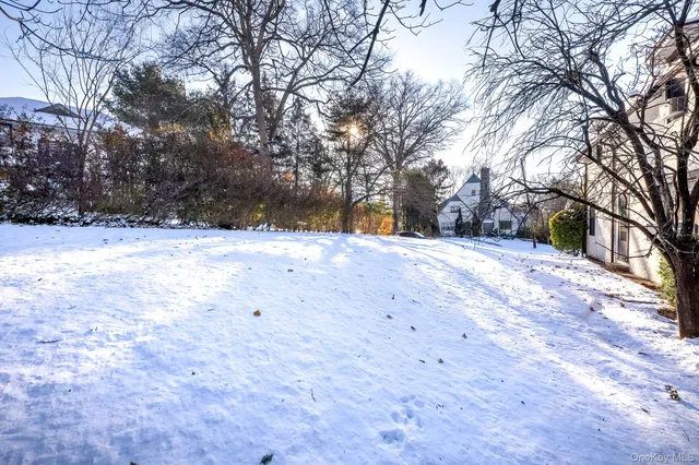 $1,399,999 | 3 Ridgecrest East, Scarsdale, NY 10583