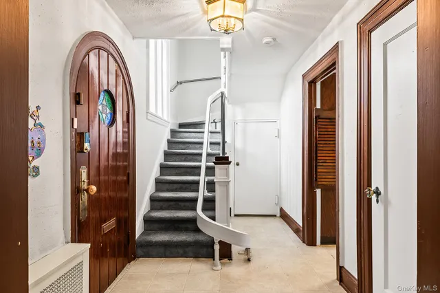 $1,399,999 | 3 Ridgecrest East, Scarsdale, NY 10583