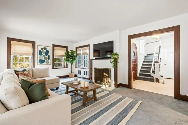 $1,399,999 | 3 Ridgecrest East, Scarsdale, NY 10583