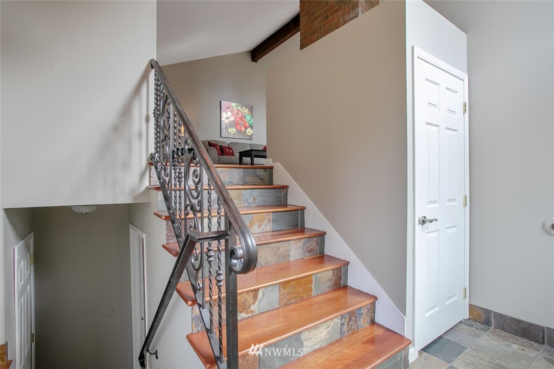 16008 Southeast 164th Place Renton, WA 98058 - Photo 3 of 25 Gallery Image 3