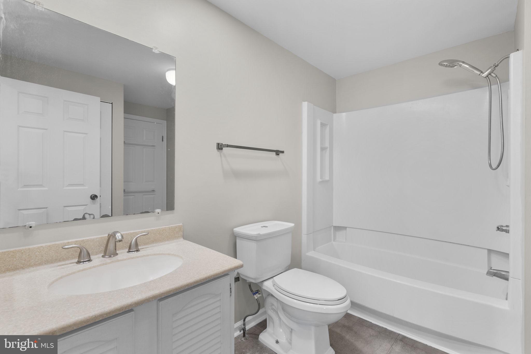 37 Shelldrake Court Damascus, MD 20872 - Photo 18 of 30 Primary Bathroom with access to bedroom and hall