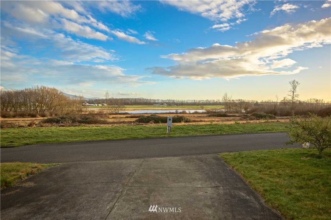 1245 Bradley Road, Unit 26 Lynden, WA 98264 - Photo 17 of 21 Gallery Image 17