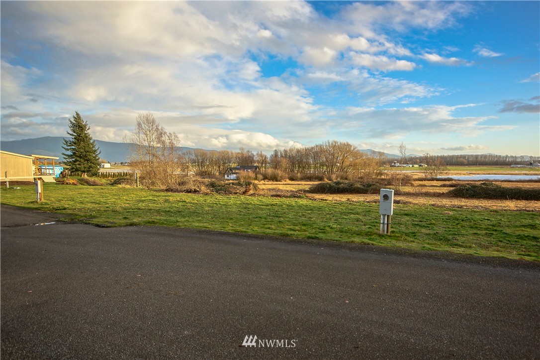 1245 Bradley Road, Unit 26 Lynden, WA 98264 - Photo 18 of 21 Gallery Image 18