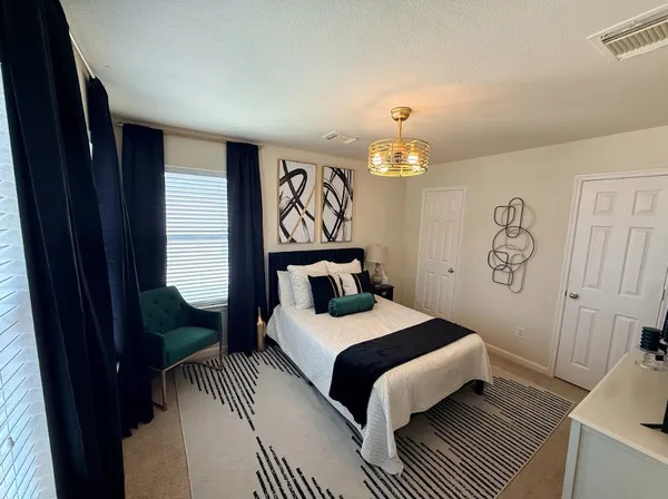 $2,300 | 4215 Oakview Creek Lane, Houston, TX 77048