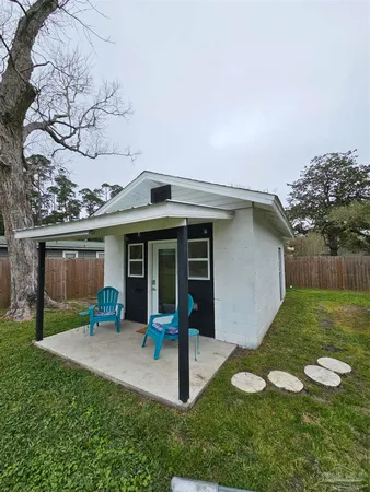 $1,200 | 9775 North Loop Road, Unit 1, Pensacola, FL 32507