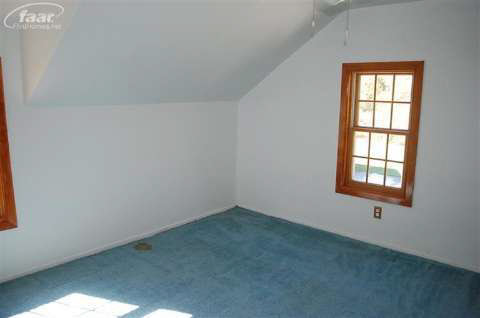 5101 West Carpenter Road Flint, MI 48504 - Photo 8 of 11 20375478-7.JPG