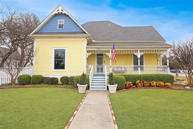 $749,000 | 702 North Bradley Street, McKinney, TX 75069