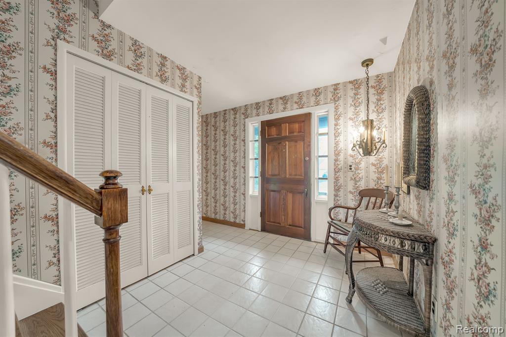 29958 Barwell Road Farmington Hills, MI 48334 - Photo 8 of 48