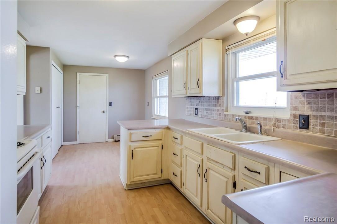 1575 Kinney Road Memphis, MI 48041 - Photo 5 of 20 5.jpg