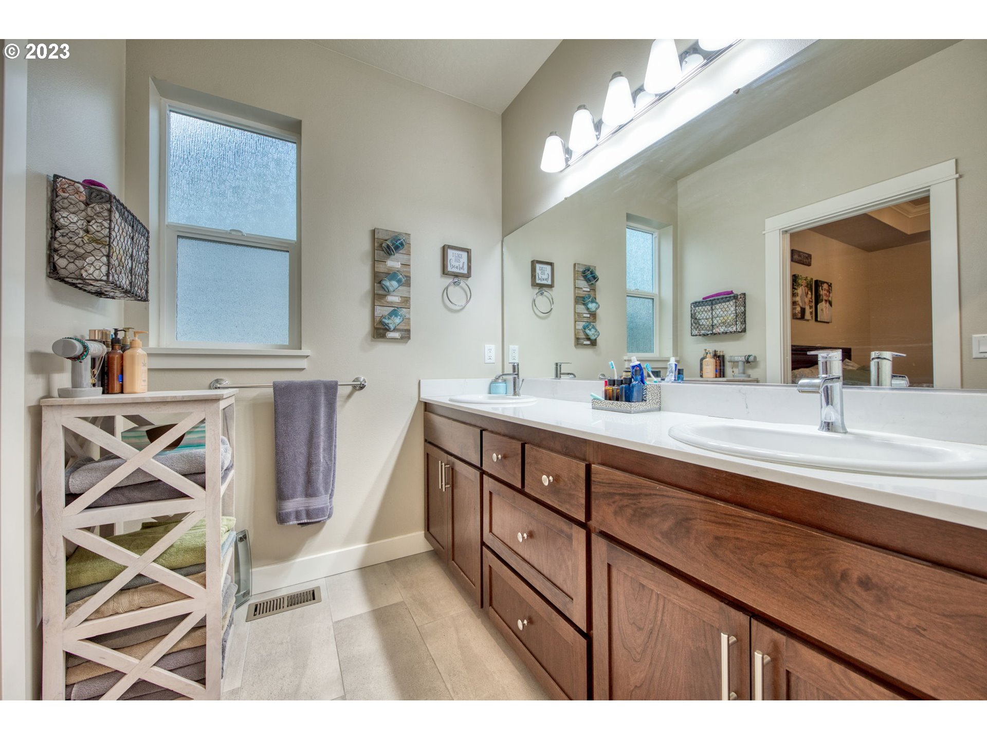 4297 Horace Street Springfield, OR 97478 - Photo 16 of 34 a bathroom with a sink and a mirror