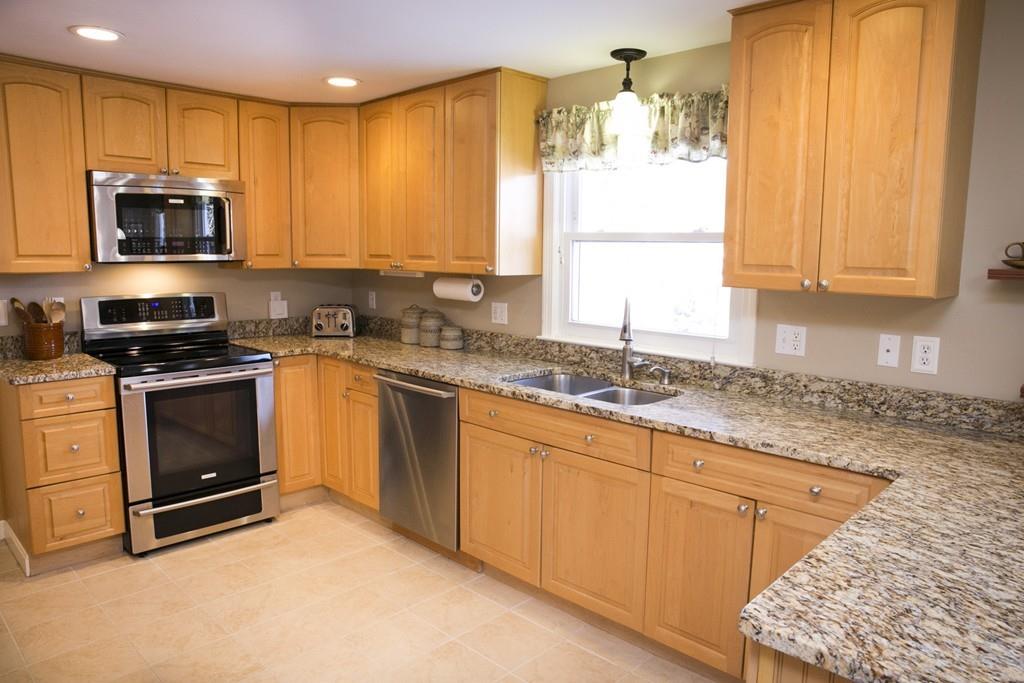 32 Longfellow Road Shrewsbury, MA 01545 - Photo 13 of 41 Gallery Image 13