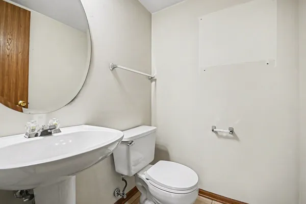 $249,900 | 202 Shadybrook Lane, Aurora, IL 60504