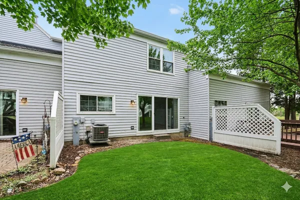 $249,900 | 202 Shadybrook Lane, Aurora, IL 60504