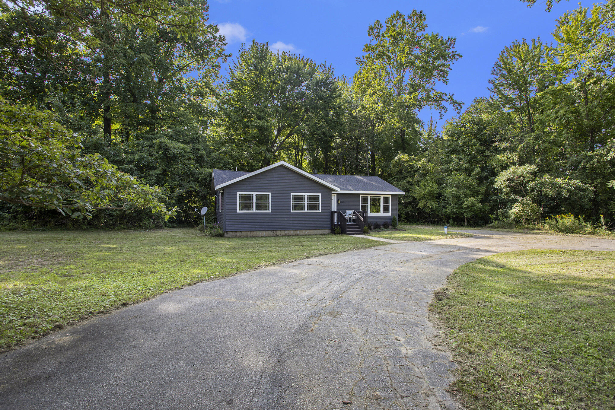 6268 Defield Road Coloma, MI 49038 - Photo 3 of 33 004_bg6a3734_253