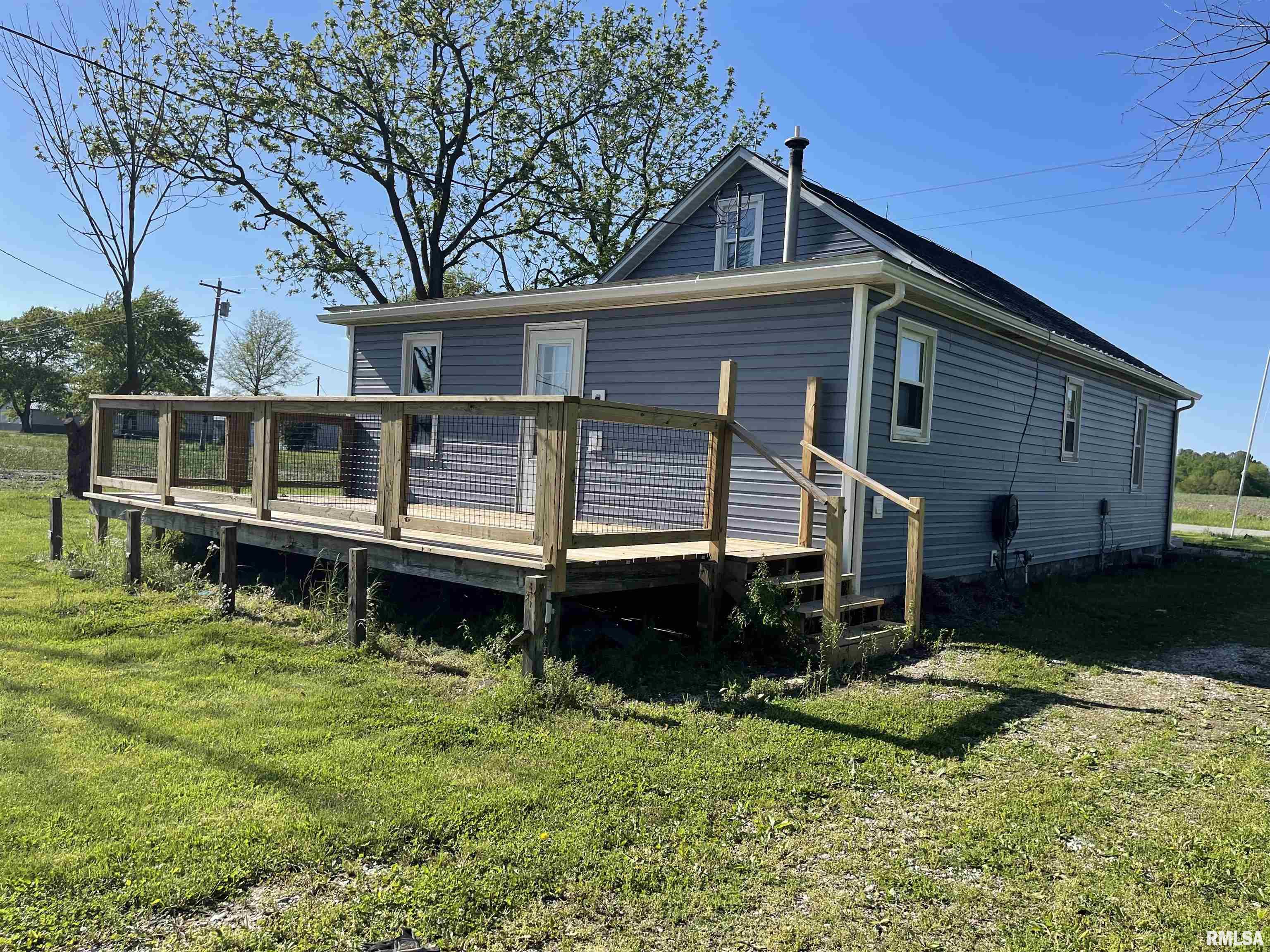 684 Fairman Road Sandoval, IL 62882 - Photo 3 of 28