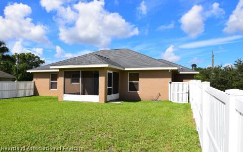 452 Detroit Road Lake Placid, FL 33852 - Photo 3 of 20 Gallery Image 3