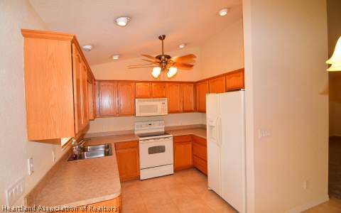 452 Detroit Road Lake Placid, FL 33852 - Photo 4 of 20 Gallery Image 4