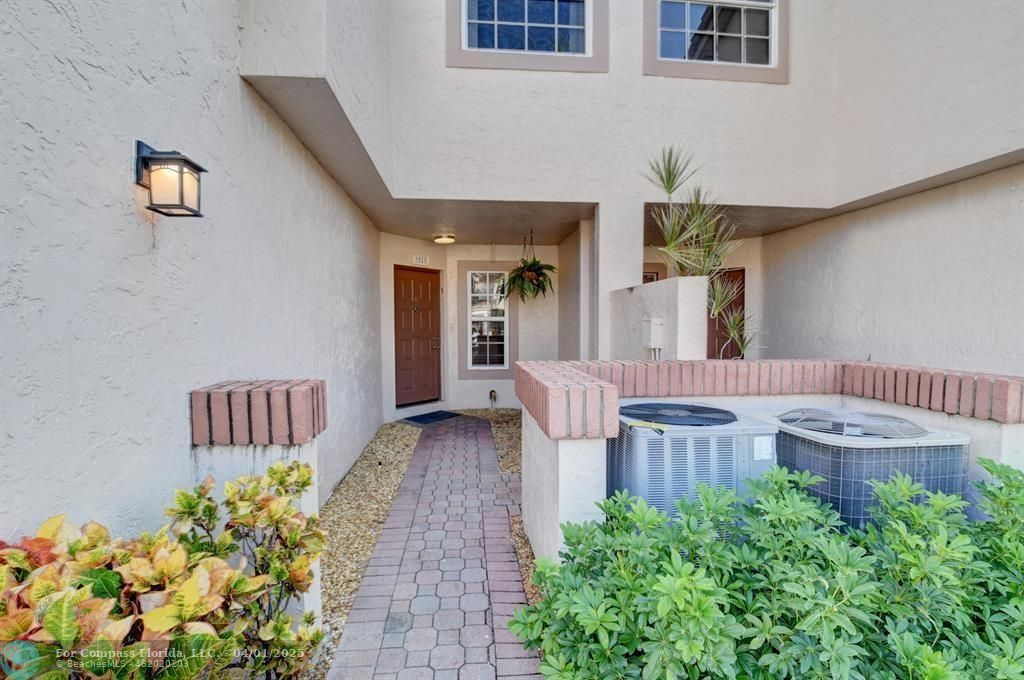 9525 Boca River Circle Boca Raton, FL 33434 - Photo 2 of 25