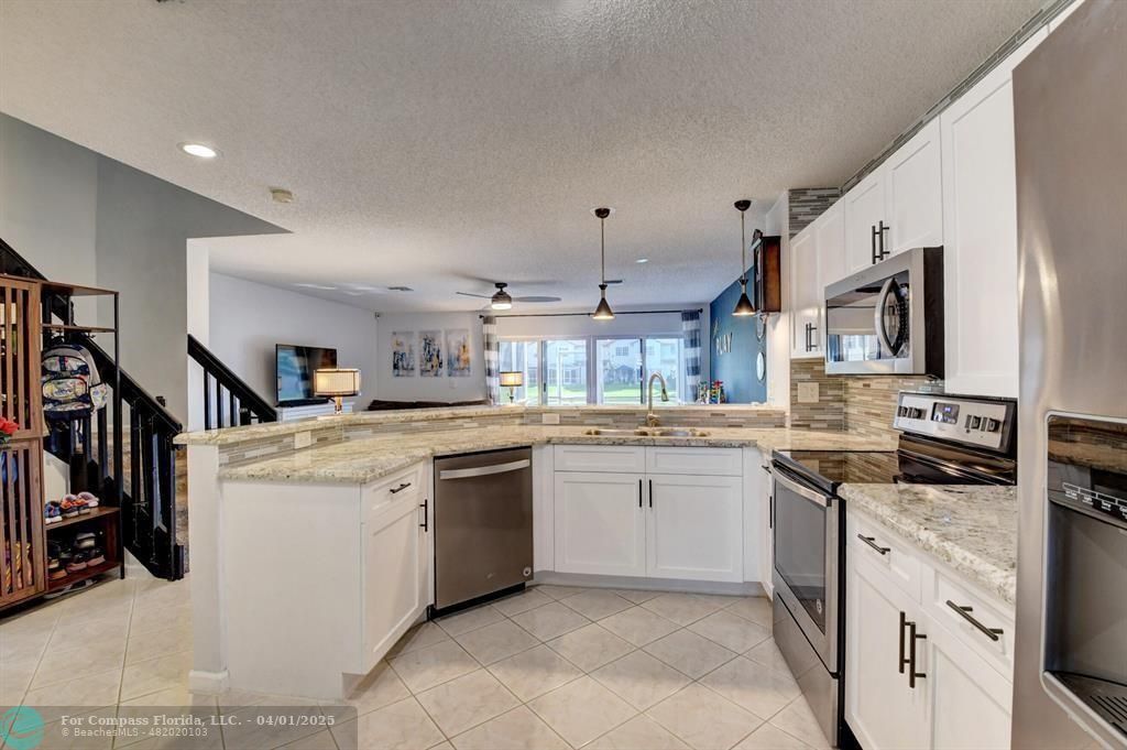 9525 Boca River Circle Boca Raton, FL 33434 - Photo 5 of 25